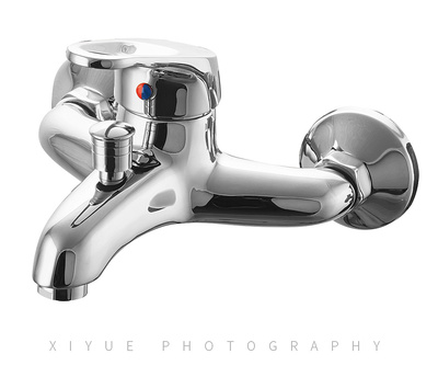 金屬質(zhì)感攝影 白底拍攝下的衛(wèi)浴五金產(chǎn)品